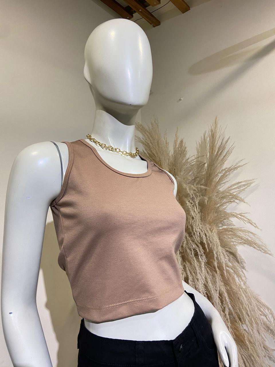 Blusa básica Damasco Camel