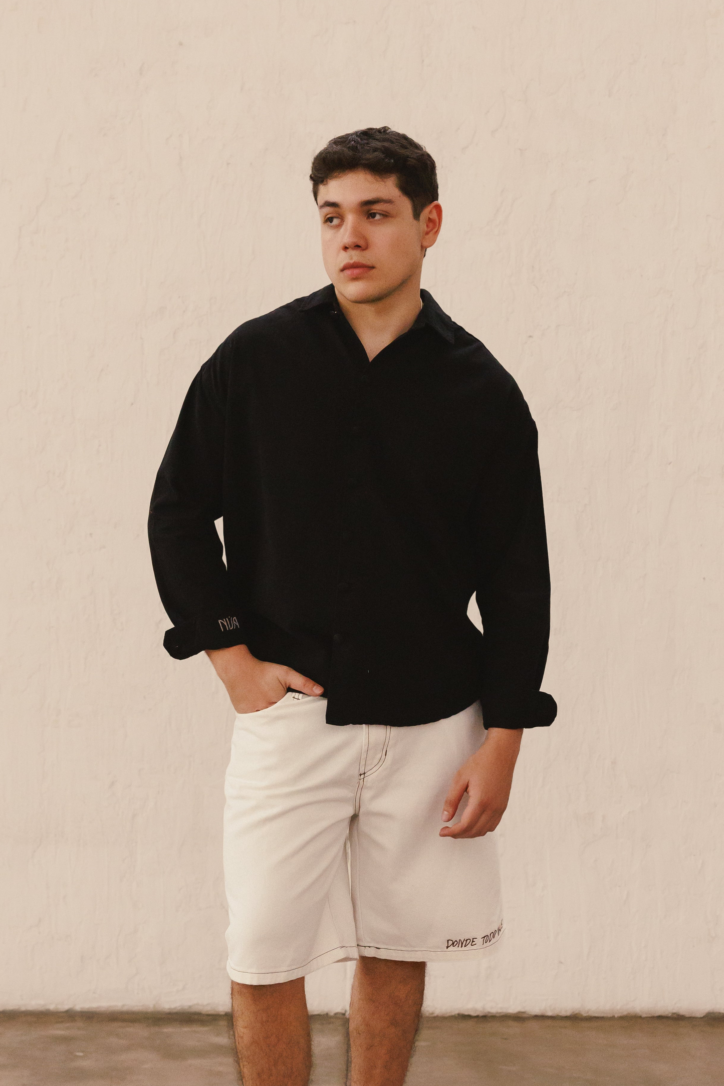 Camisa Fluir con tu Esencia Unisex negra