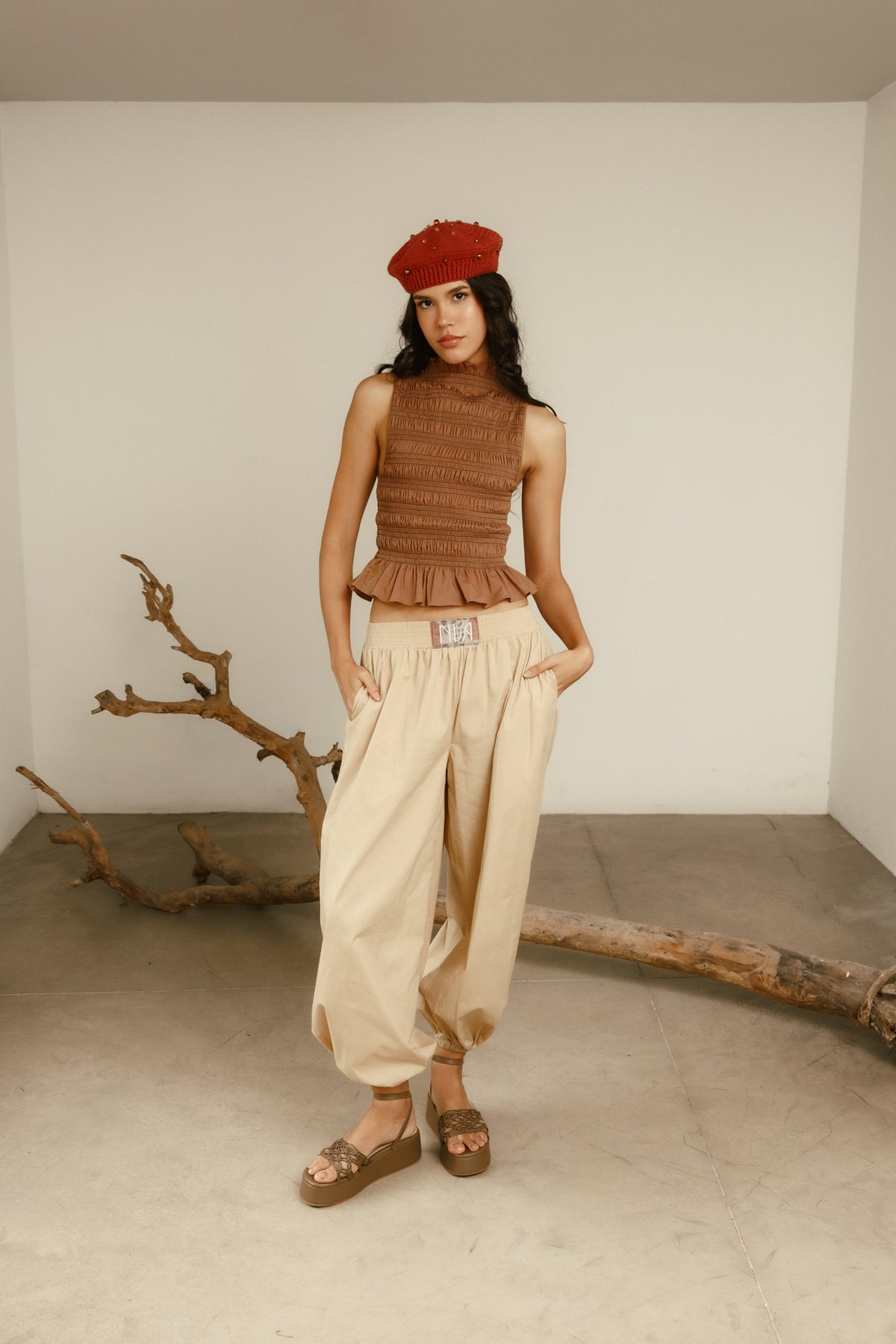 Blusa Raíces encauchada café