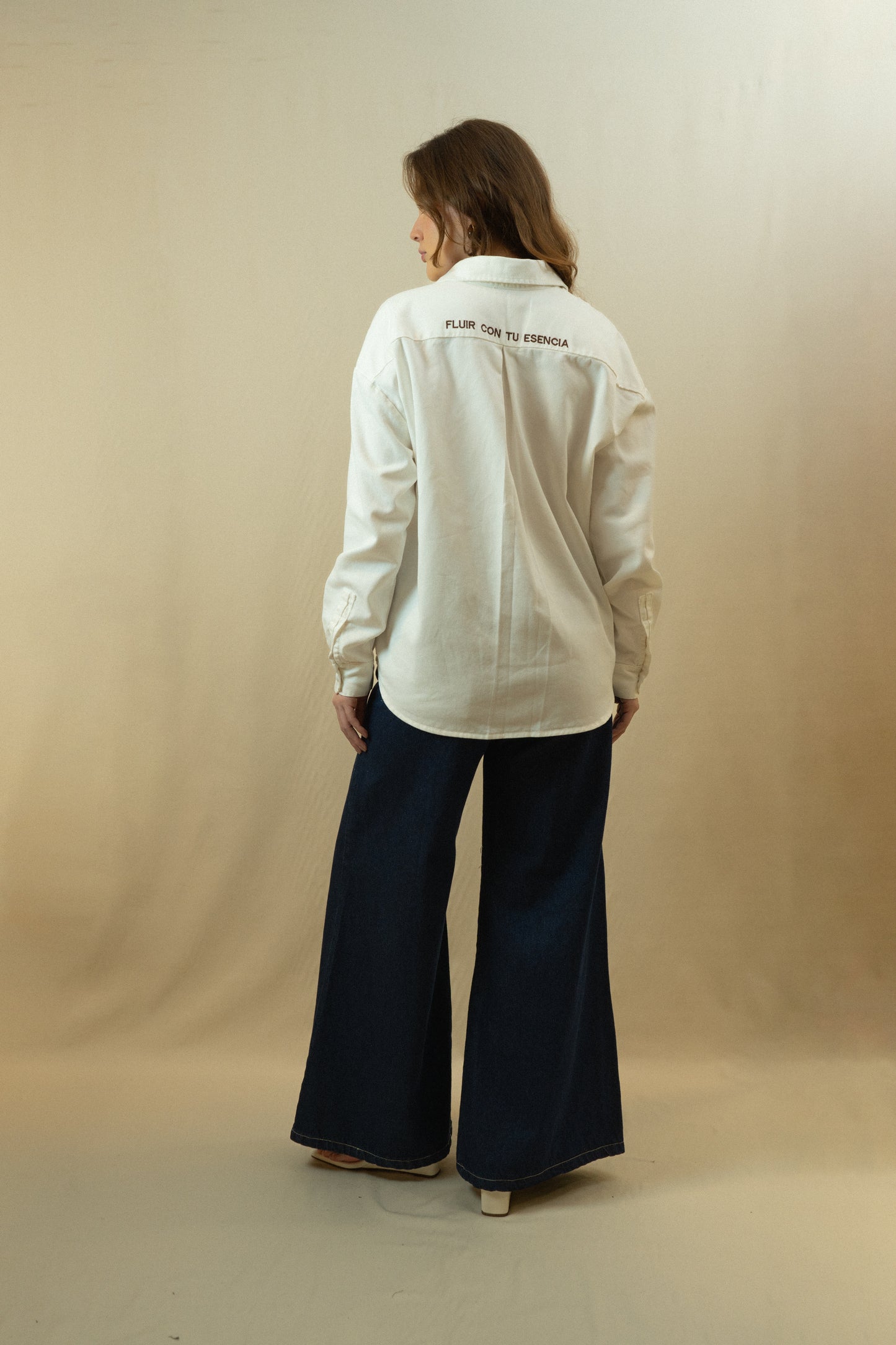 Camisa Fluir con tu Esencia Unisex Blanca